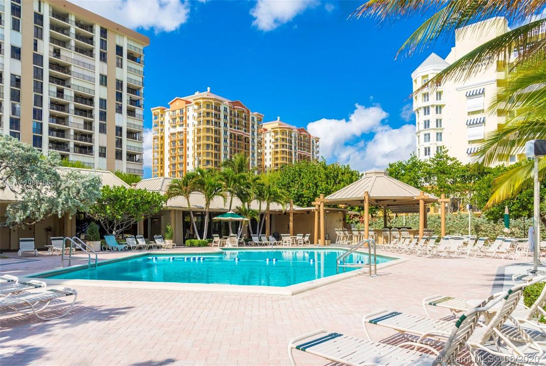 Recently Sold: $774,900 (2 beds, 2 baths, 1500 Square Feet)