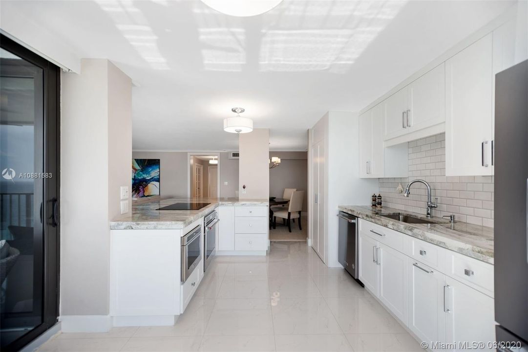 Recently Sold: $774,900 (2 beds, 2 baths, 1500 Square Feet)