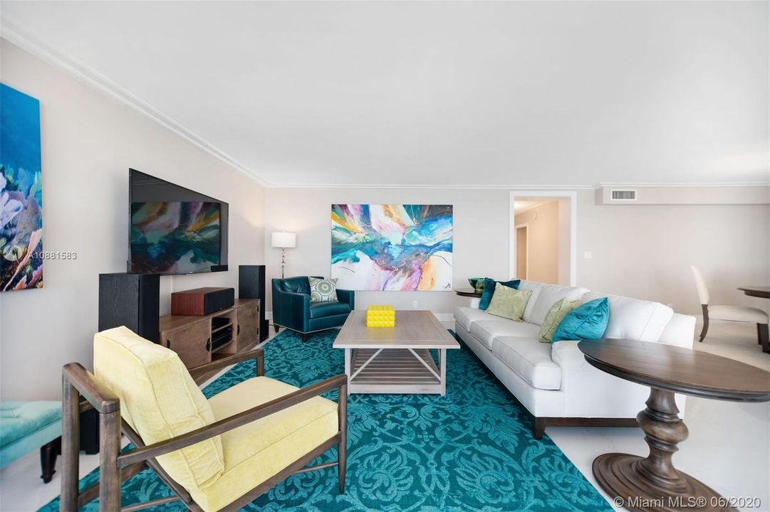 Recently Sold: $774,900 (2 beds, 2 baths, 1500 Square Feet)