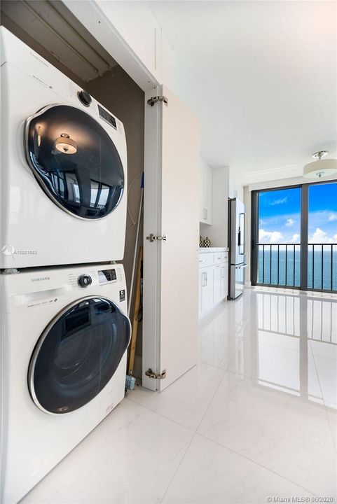 Recently Sold: $774,900 (2 beds, 2 baths, 1500 Square Feet)