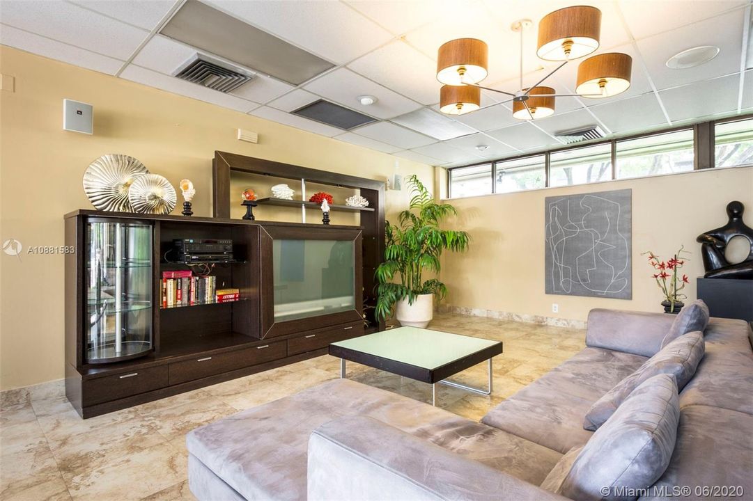 Recently Sold: $774,900 (2 beds, 2 baths, 1500 Square Feet)