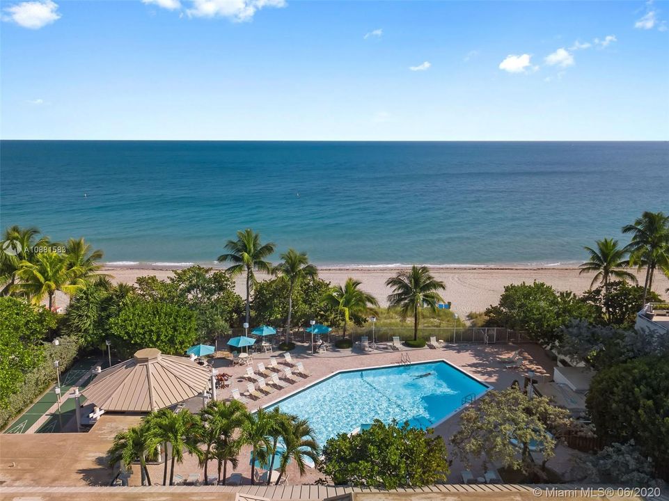 Recently Sold: $774,900 (2 beds, 2 baths, 1500 Square Feet)