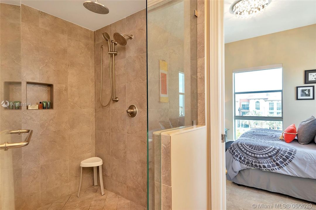 最近租的: $4,000 (3 贝兹, 2 浴室, 1500 平方英尺)