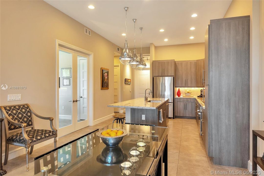 最近租的: $4,000 (3 贝兹, 2 浴室, 1500 平方英尺)