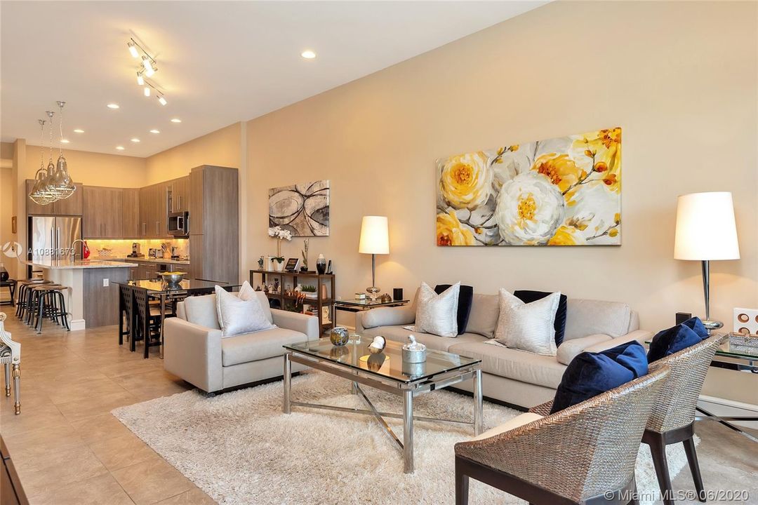 最近租的: $4,000 (3 贝兹, 2 浴室, 1500 平方英尺)