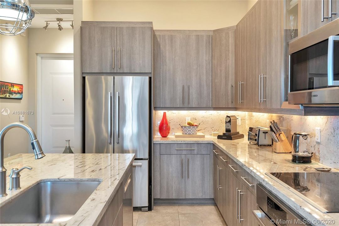 最近租的: $4,000 (3 贝兹, 2 浴室, 1500 平方英尺)