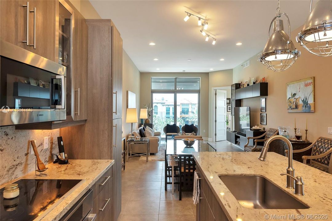 最近租的: $4,000 (3 贝兹, 2 浴室, 1500 平方英尺)