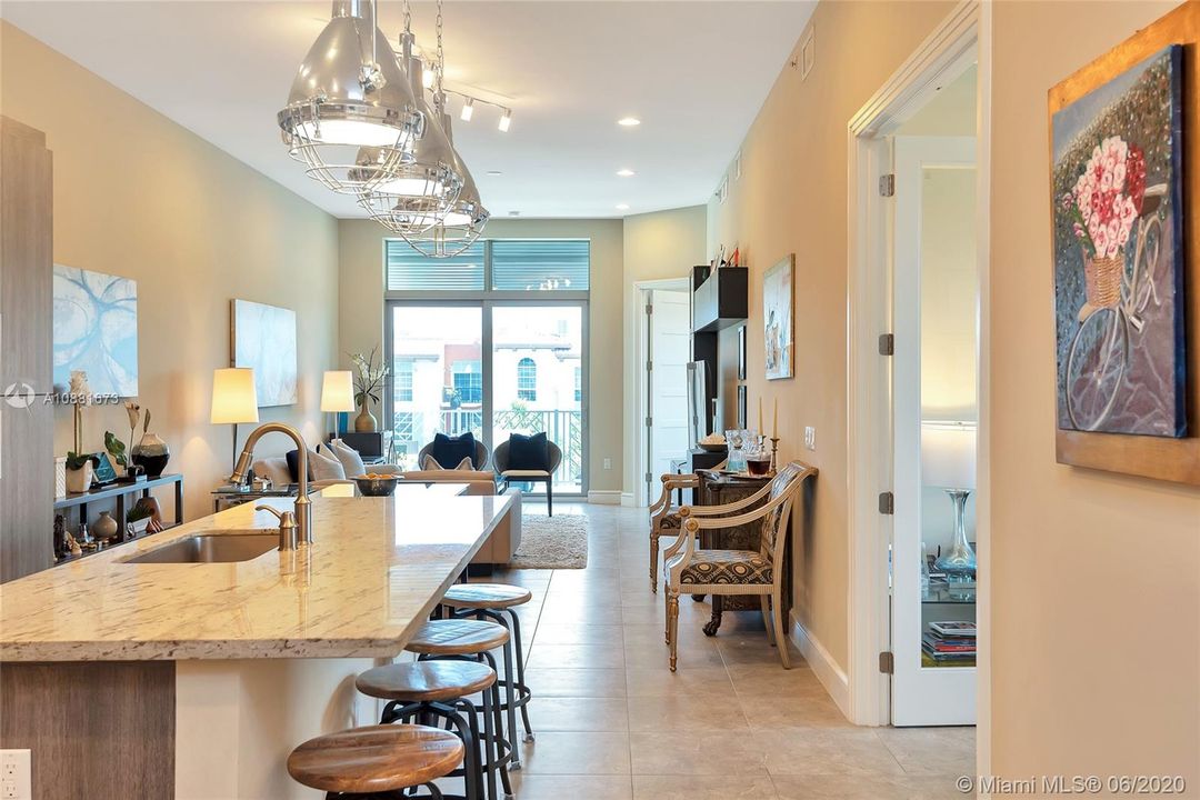 最近租的: $4,000 (3 贝兹, 2 浴室, 1500 平方英尺)