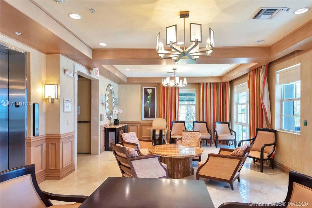 最近租的: $4,000 (3 贝兹, 2 浴室, 1500 平方英尺)