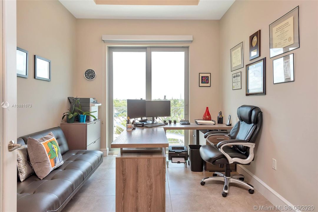 最近租的: $4,000 (3 贝兹, 2 浴室, 1500 平方英尺)