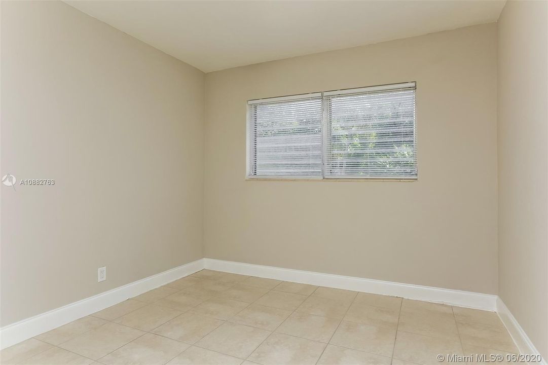 Recently Rented: $1,995 (3 beds, 2 baths, 1517 Square Feet)