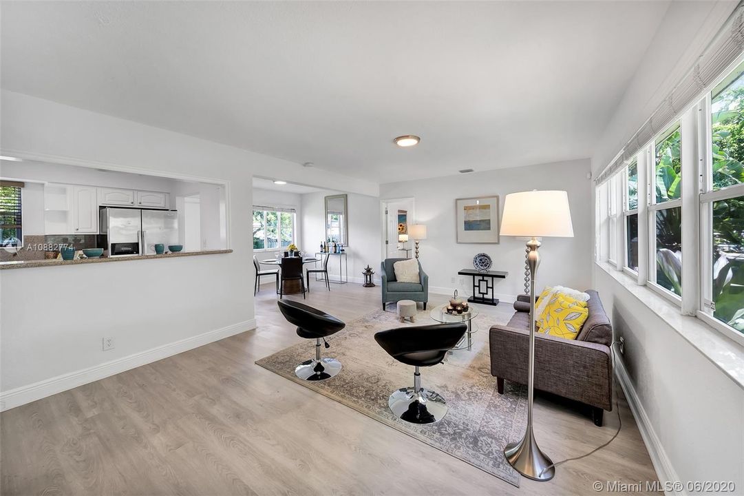 Recently Sold: $450,000 (3 beds, 2 baths, 1848 Square Feet)