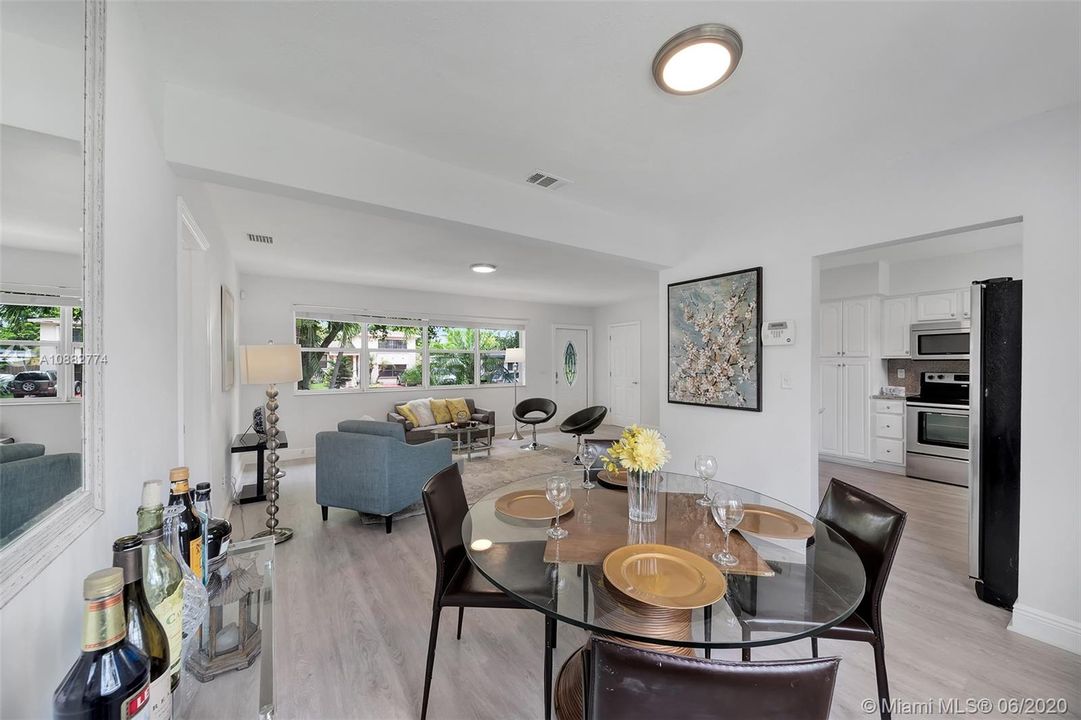 Recently Sold: $450,000 (3 beds, 2 baths, 1848 Square Feet)