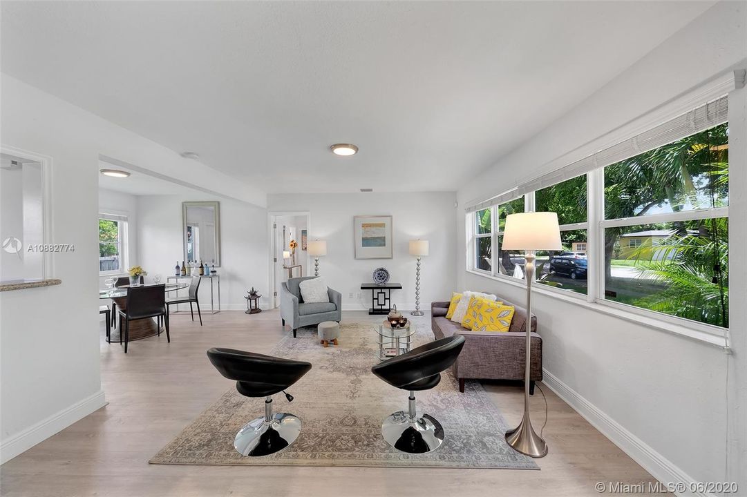 Recently Sold: $450,000 (3 beds, 2 baths, 1848 Square Feet)
