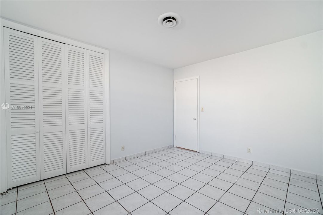 Recientemente alquilado: $3,000 (3 camas, 2 baños, 1570 Pies cuadrados)