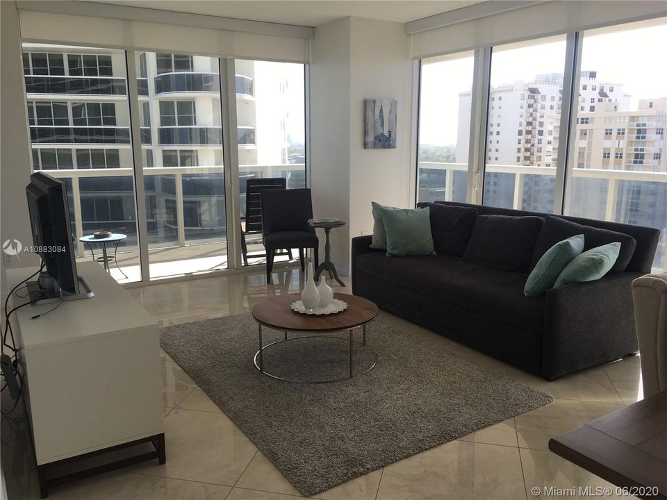 Vendido Recientemente: $720,000 (2 camas, 2 baños, 1458 Pies cuadrados)