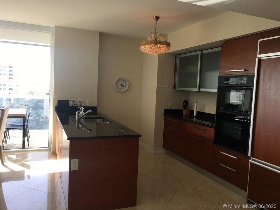 Vendido Recientemente: $720,000 (2 camas, 2 baños, 1458 Pies cuadrados)