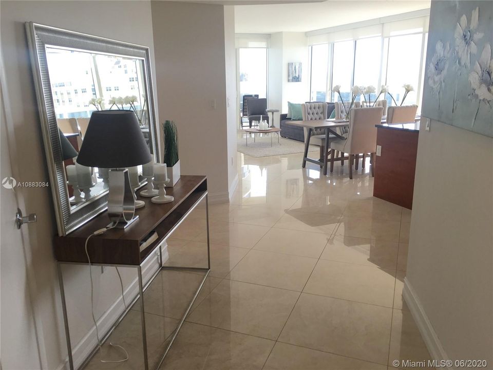 Vendido Recientemente: $720,000 (2 camas, 2 baños, 1458 Pies cuadrados)