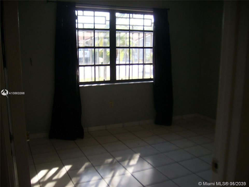 Recientemente alquilado: $2,300 (3 camas, 2 baños, 1543 Pies cuadrados)