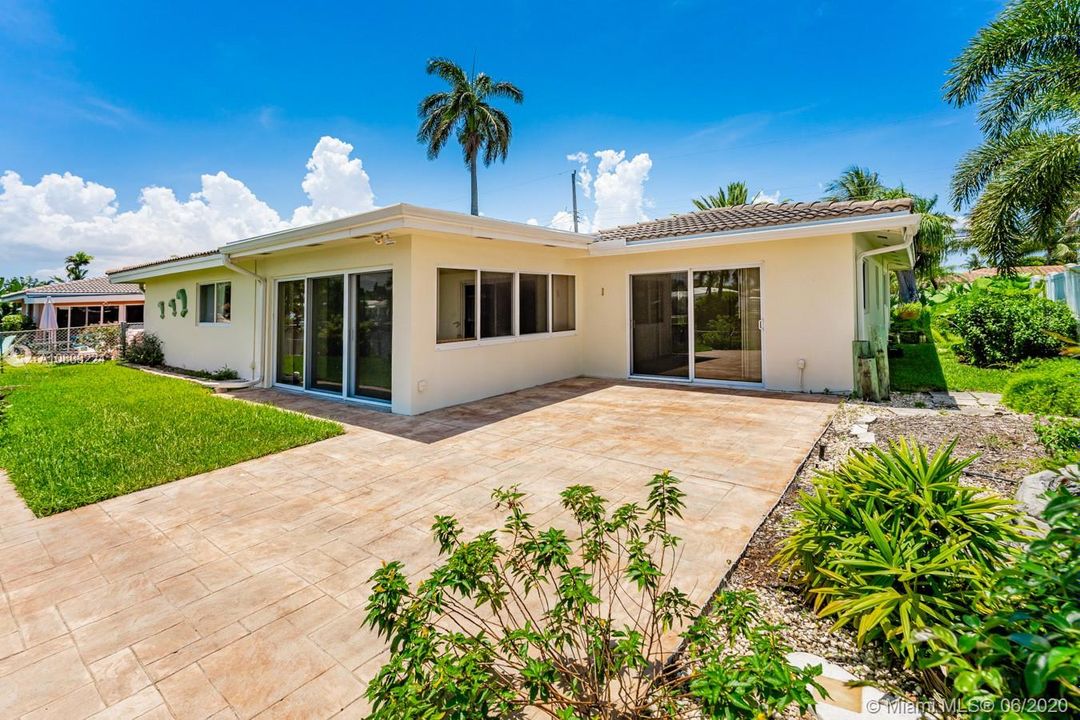 Recently Sold: $529,999 (3 beds, 2 baths, 1892 Square Feet)