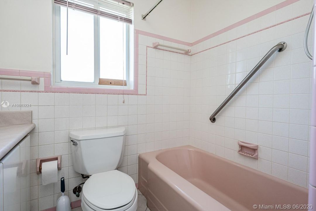 Recently Sold: $529,999 (3 beds, 2 baths, 1892 Square Feet)