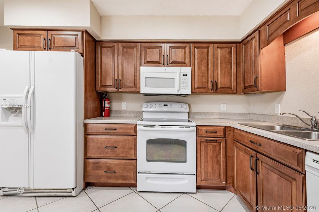 Recently Sold: $529,999 (3 beds, 2 baths, 1892 Square Feet)