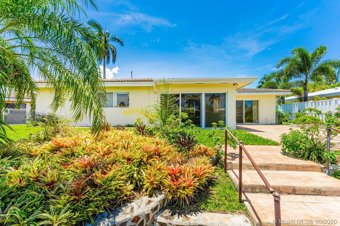 Recently Sold: $529,999 (3 beds, 2 baths, 1892 Square Feet)