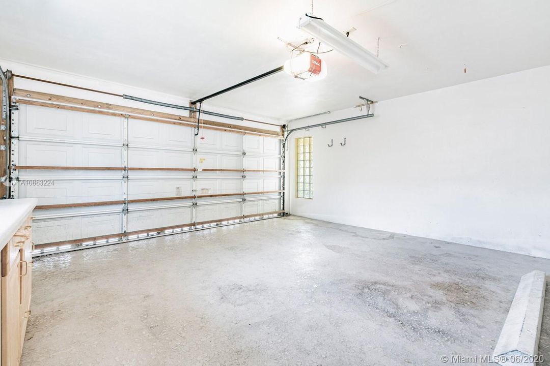 Recently Sold: $529,999 (3 beds, 2 baths, 1892 Square Feet)