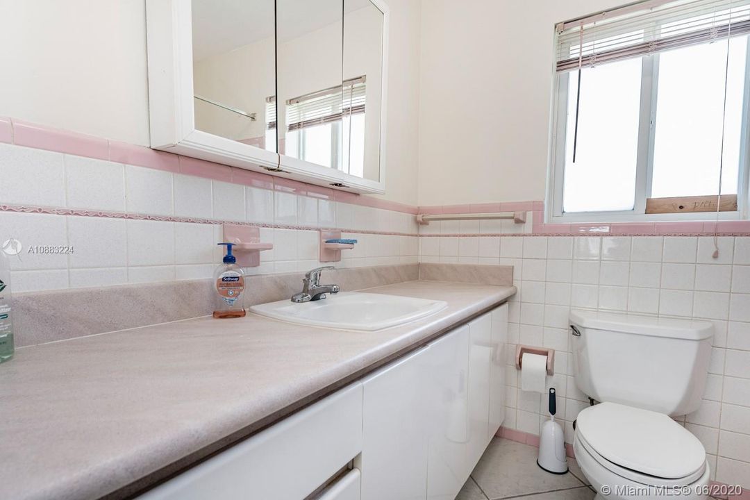 Recently Sold: $529,999 (3 beds, 2 baths, 1892 Square Feet)