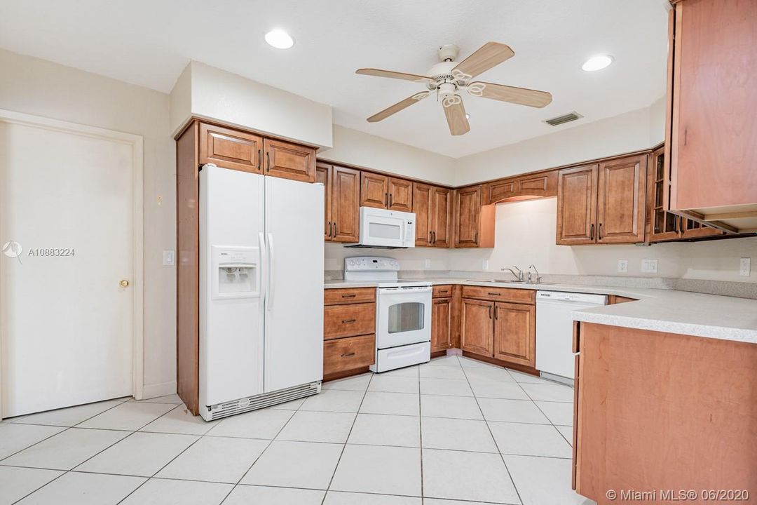 Recently Sold: $529,999 (3 beds, 2 baths, 1892 Square Feet)