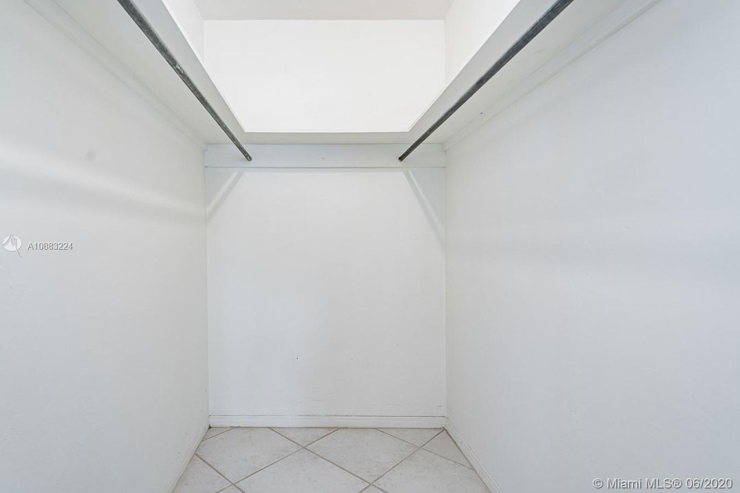 Recently Sold: $529,999 (3 beds, 2 baths, 1892 Square Feet)