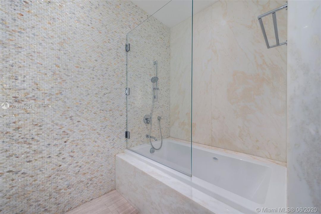 Недавно продано: $3,195,000 (4 спален, 4 ванн, 3988 Квадратных фут)