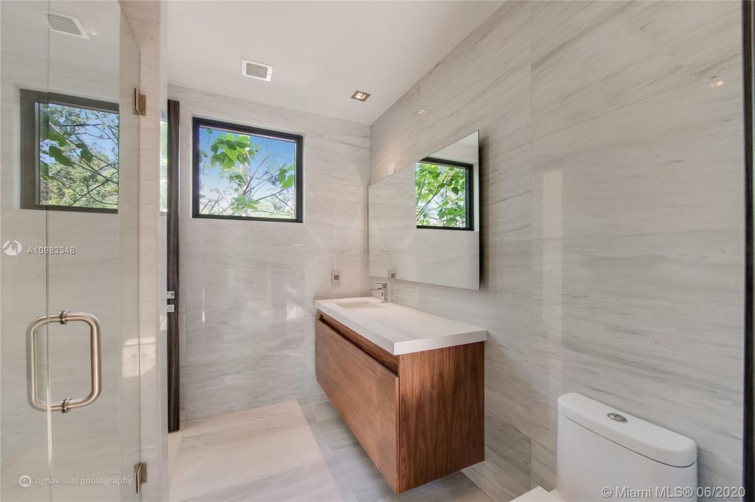 Недавно арендовано: $22,000 (6 спален, 6 ванн, 6085 Квадратных фут)