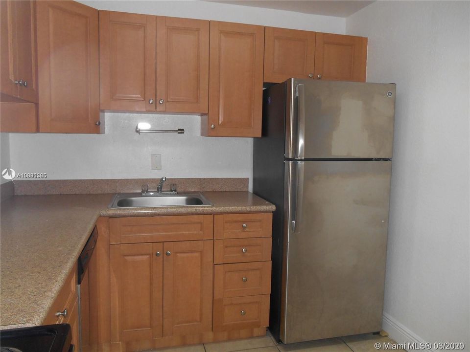 Recently Rented: $1,270 (1 beds, 1 baths, 810 Square Feet)