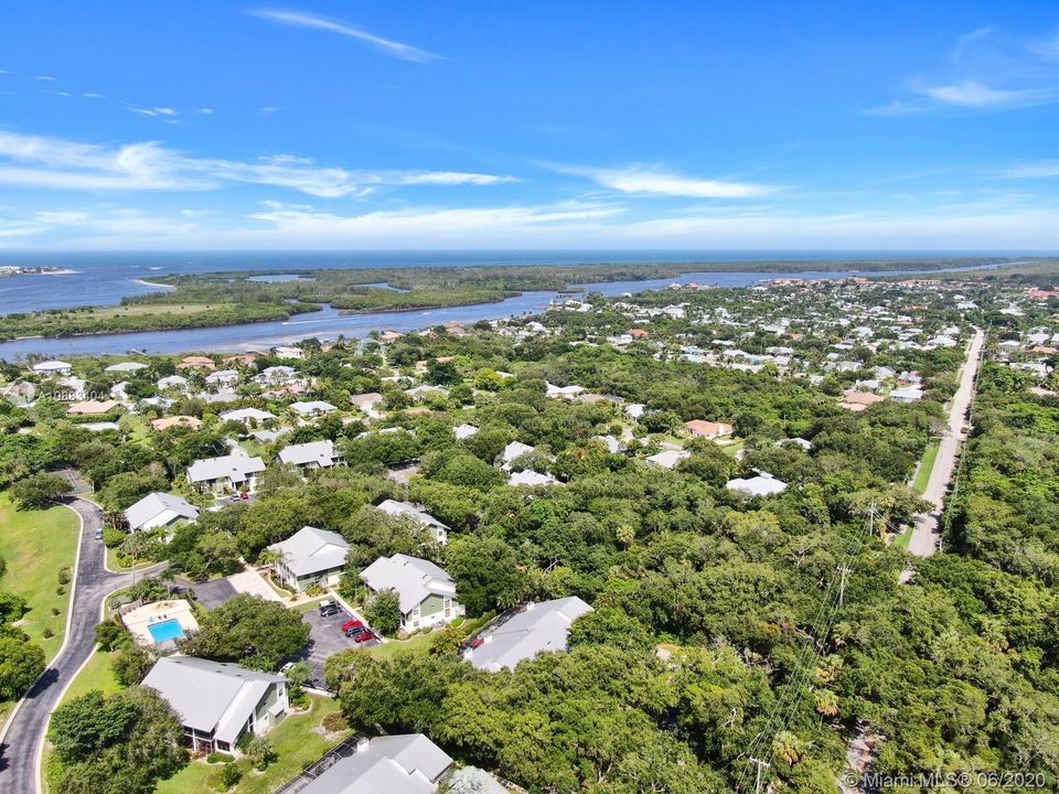 最近售出: $305,000 (3 贝兹, 2 浴室, 1990 平方英尺)