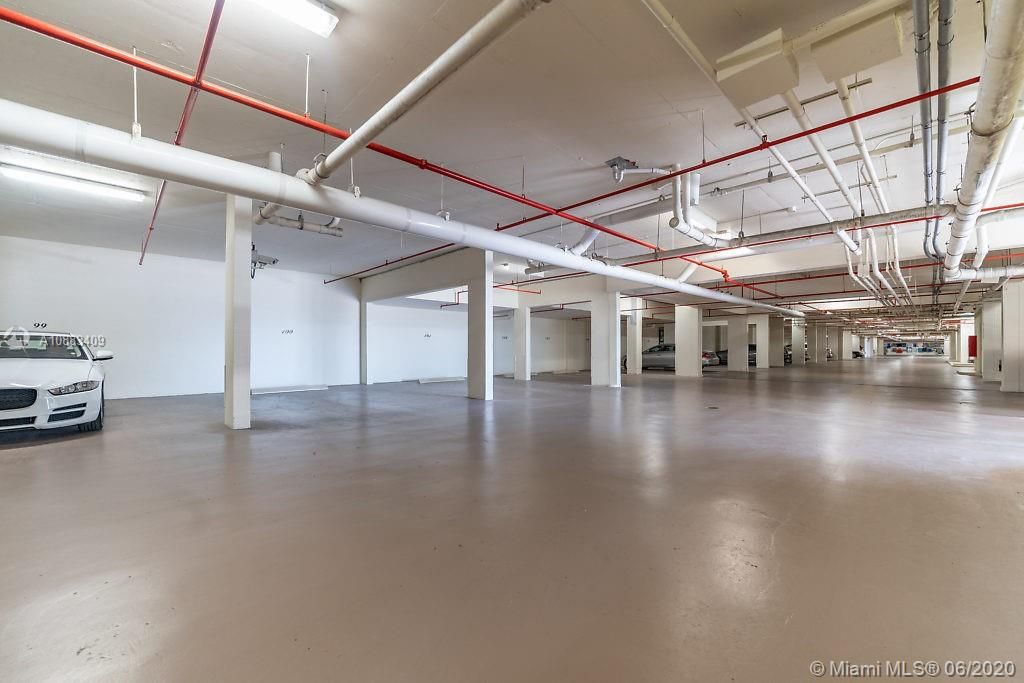 2 car garage parking