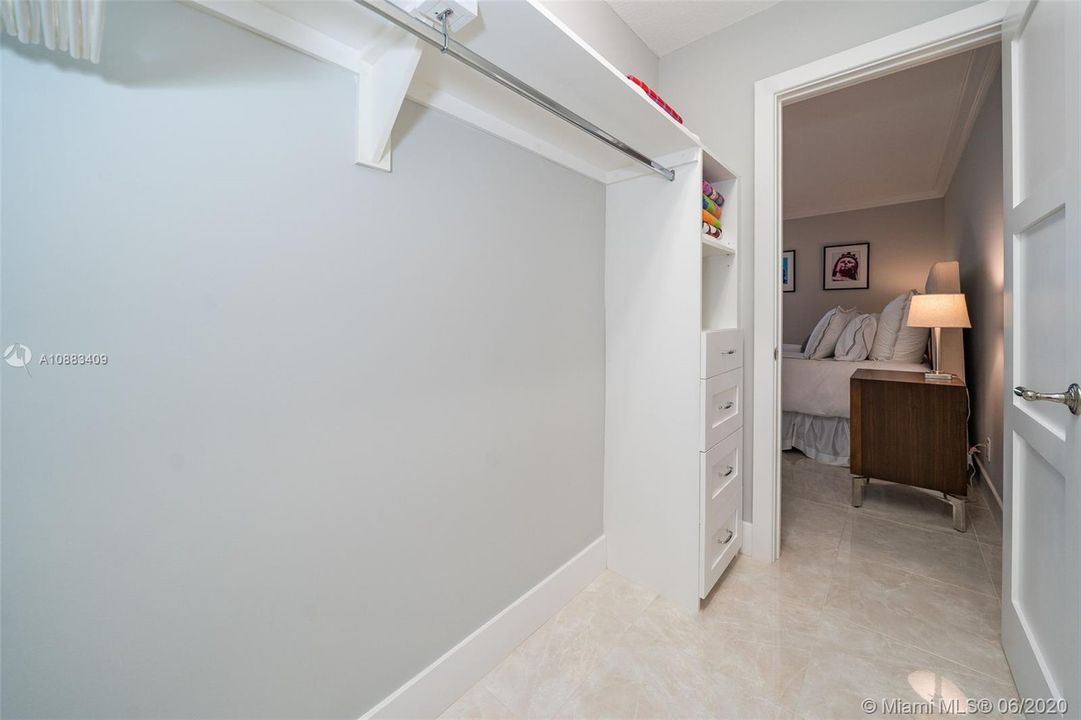 Recently Sold: $995,000 (2 beds, 2 baths, 2010 Square Feet)