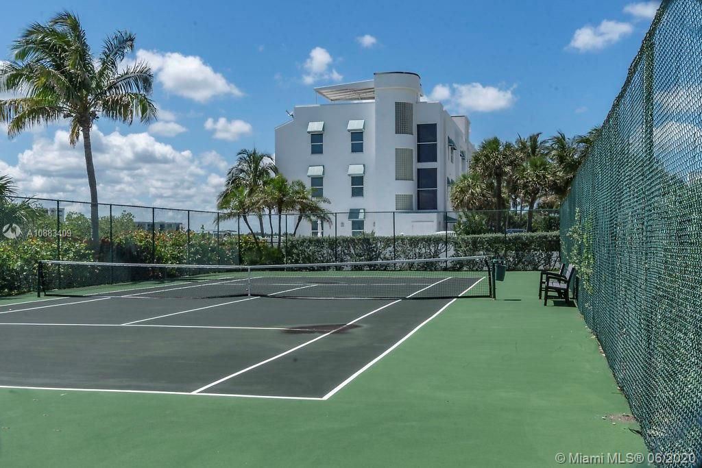 Tennis court