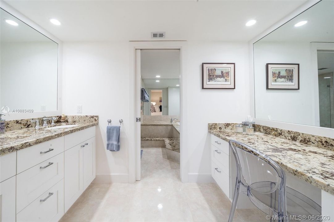 Recently Sold: $995,000 (2 beds, 2 baths, 2010 Square Feet)