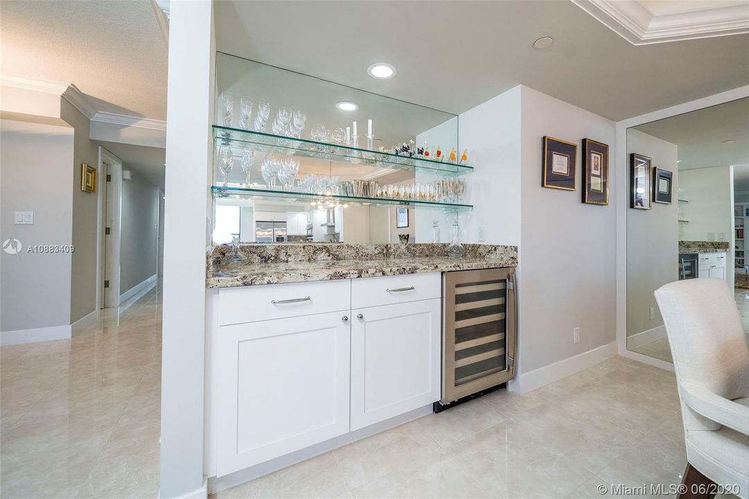 Recently Sold: $995,000 (2 beds, 2 baths, 2010 Square Feet)