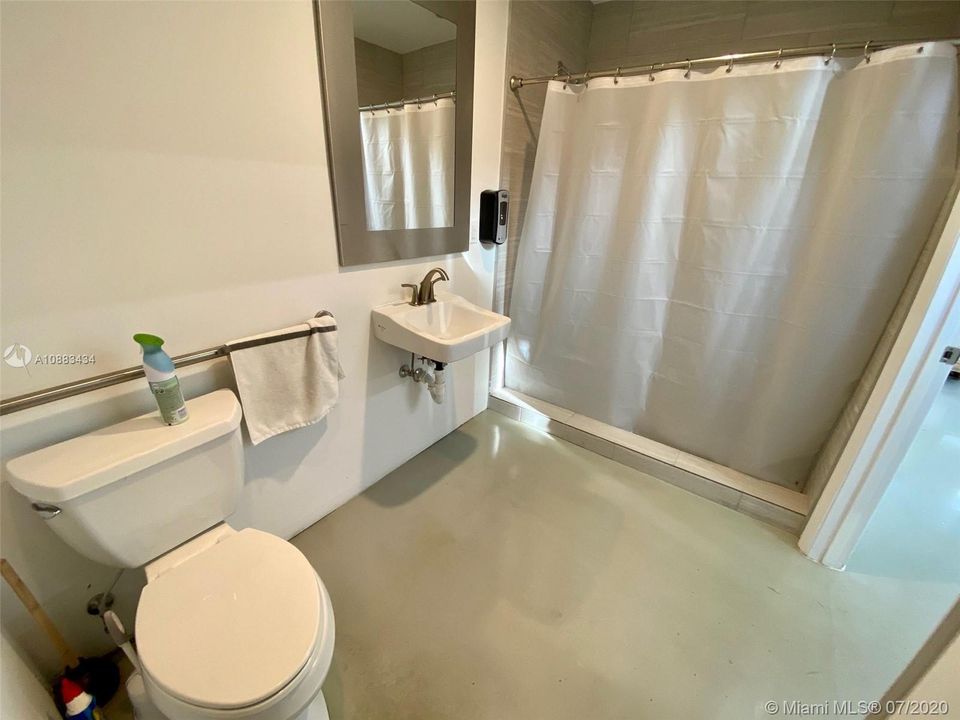 Недавно арендовано: $20 (0 спален, 0 ванн, 5976 Квадратных фут)