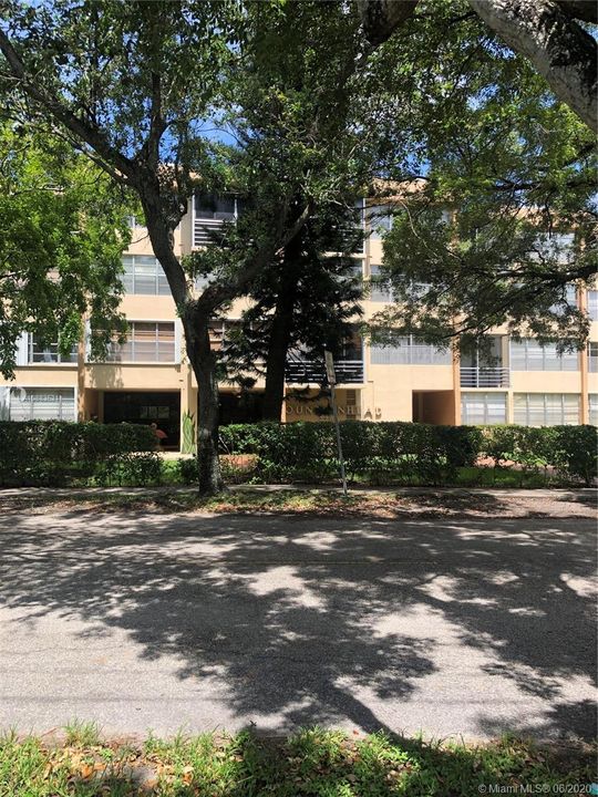 Recently Sold: $99,000 (1 beds, 1 baths, 780 Square Feet)