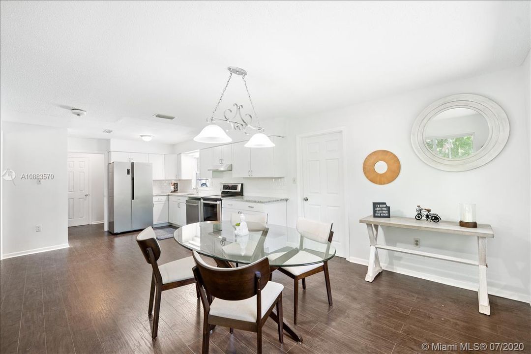 Recently Sold: $205,000 (4 beds, 2 baths, 1526 Square Feet)