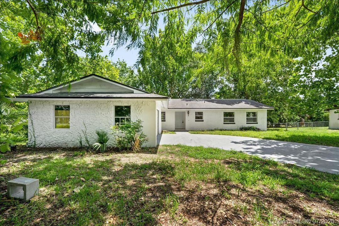 Recently Sold: $205,000 (4 beds, 2 baths, 1526 Square Feet)