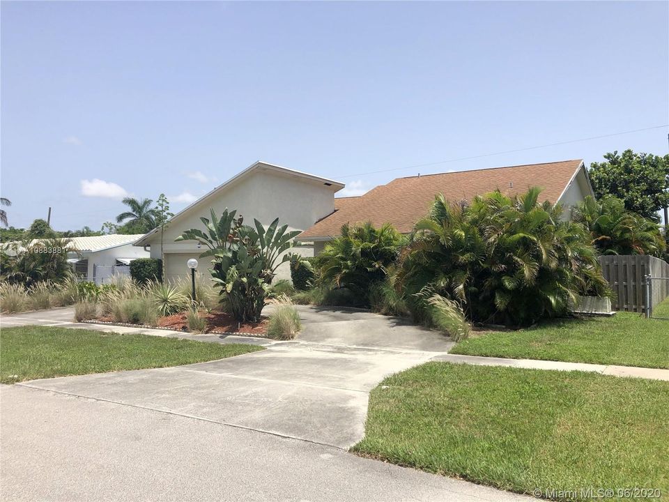 Recently Rented: $3,550 (4 beds, 3 baths, 2156 Square Feet)