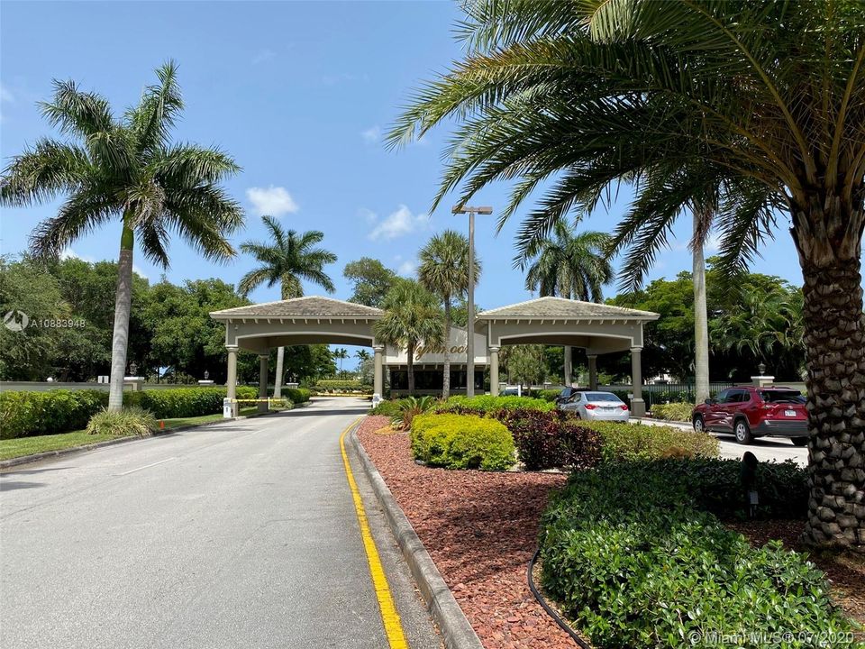 WYNMOOR IS A PRIVATE RESIDENTIAL COMMUNITY WITH 24/7 SECURITY GUARD-GATED SERVICES