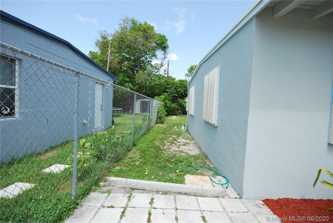 Vendido Recientemente: $184,900 (2 camas, 1 baños, 720 Pies cuadrados)