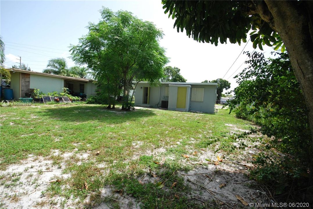 Vendido Recientemente: $184,900 (2 camas, 1 baños, 720 Pies cuadrados)