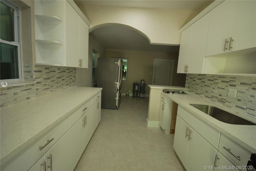 Vendido Recientemente: $184,900 (2 camas, 1 baños, 720 Pies cuadrados)