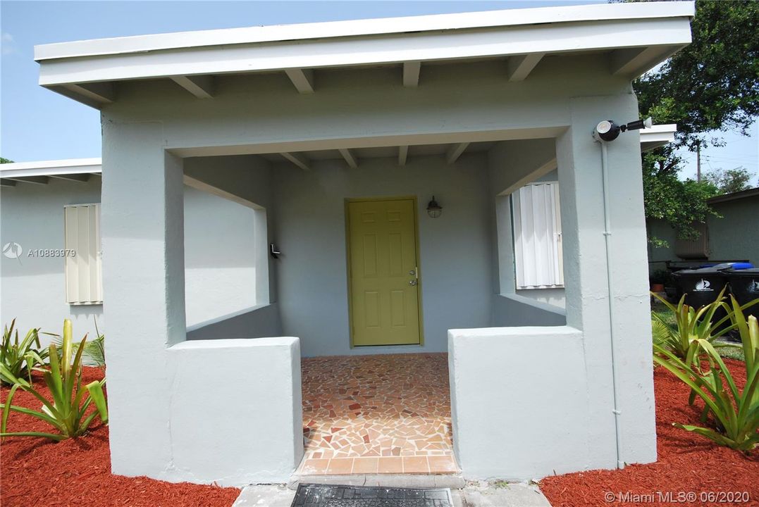 Vendido Recientemente: $184,900 (2 camas, 1 baños, 720 Pies cuadrados)